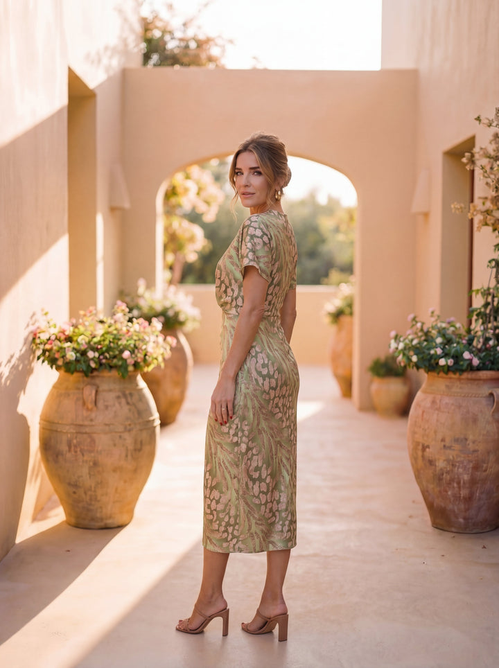 Ema – Sophisticated Summer Glamour